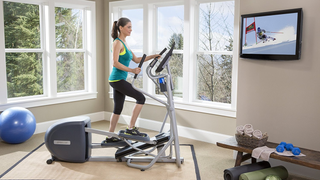 ElĂptica Precor EFX 222 Energy Series Cross Trainer | $1995 | Amazon
